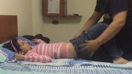 18岁少女 首部性爱录像带 颜射 甜美女孩