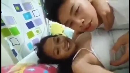 印尼情侣色情片，但鸡巴插进去了
