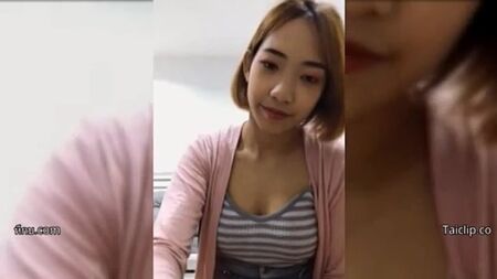 第一次体验，刚和一个叫Gam的女孩发生关系，私密视频通话被泄露了，内容是关于自慰的，非常刺激