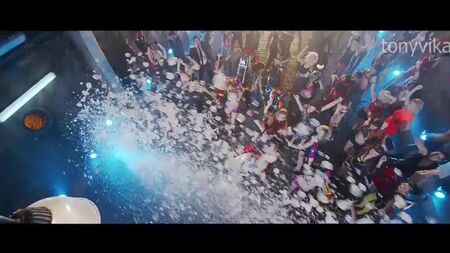 《Besharmi Ki Height》——《Main Tera Hero》