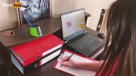 我老板又在干我，而我老公正在家里等着