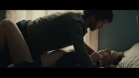 玛雅·霍克 裸体 - 《人力资本》（2019）HD 1080p 在线观看 / 玛雅·霍克 - 《人力资本》