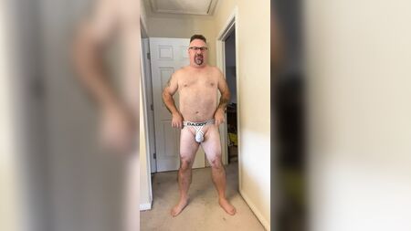 Luvbennude 和他的内裤 2022