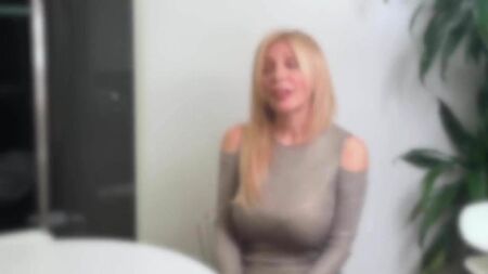 “巨乳”向我们详细解释了一切