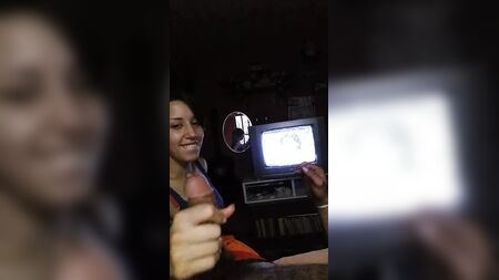 小妹口交得很带劲