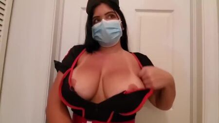 大屁股护士帮助患者缓解慢性勃起