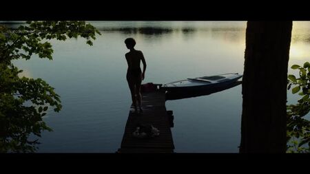 安妮·杨、布里吉特·伦迪-佩恩 裸体 – 《修复》（2019）高清1080p 在线观看 / 安妮·杨、布里吉特·伦迪-佩恩 – 《正义》